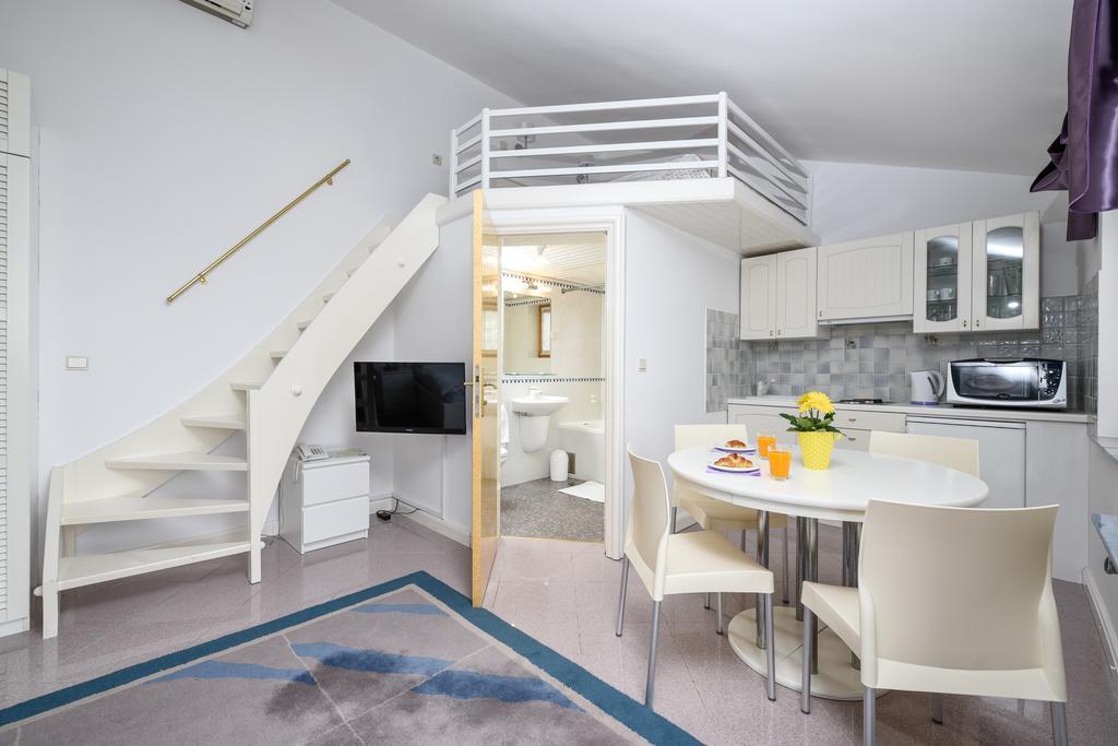 Apartmani Alice ニヴィーチェ エクステリア 写真