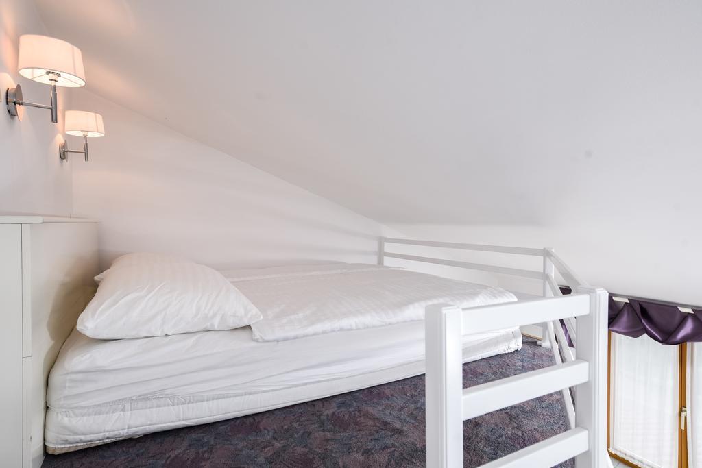 Apartmani Alice ニヴィーチェ エクステリア 写真